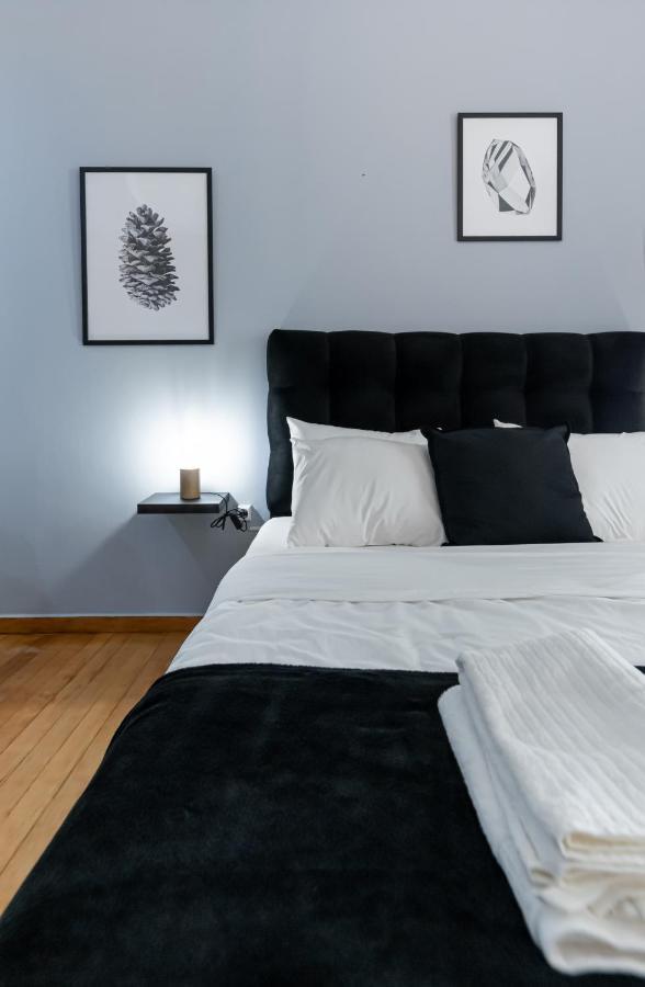 Apartament Couple Getaway With Queen Bed Ateny Zewnętrze zdjęcie
